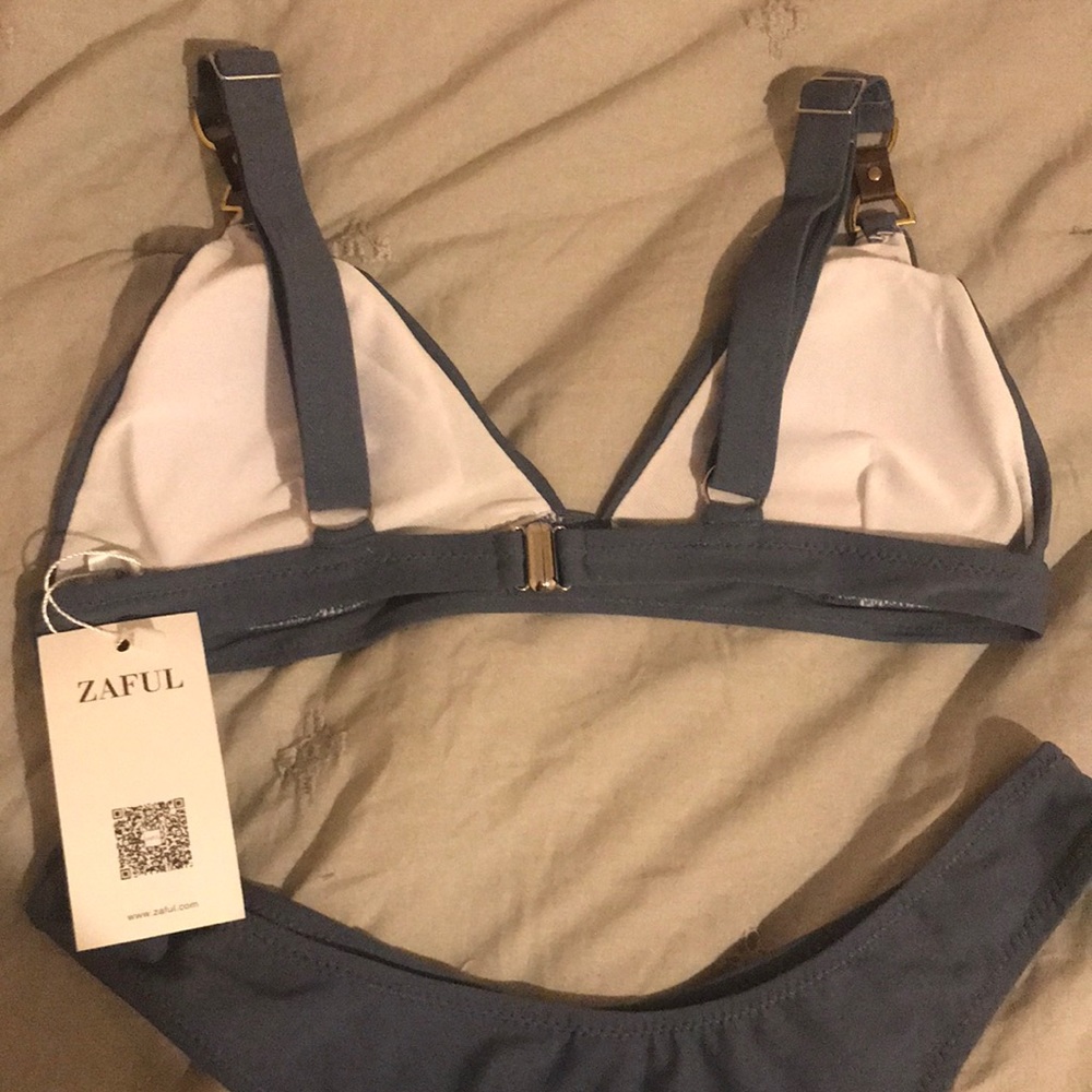 Blue bikini - Picture 5 of 8